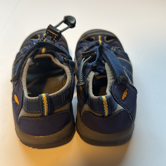 KEEN Kids Navy and Charcoal Sandals - Picture 5 of 8